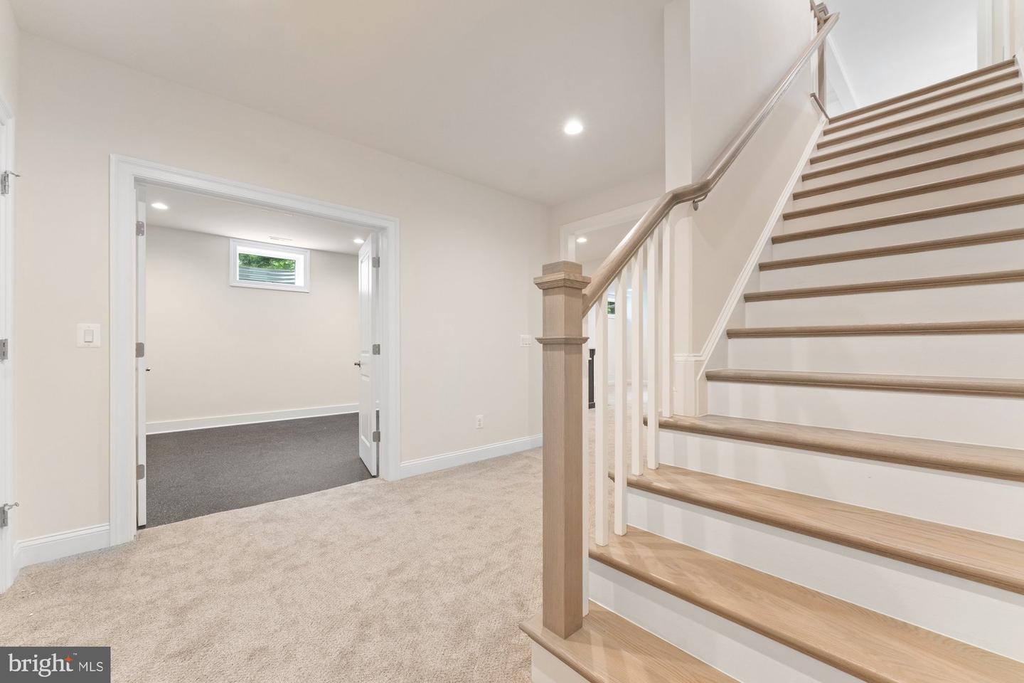389 Holmes Dr Nw Property Photo 65