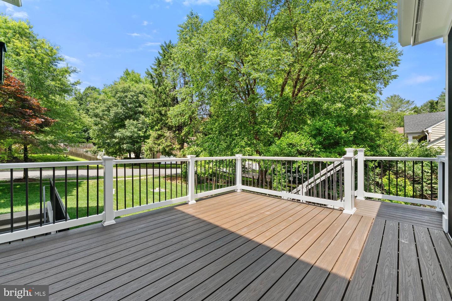 389 Holmes Dr Nw Property Photo 80