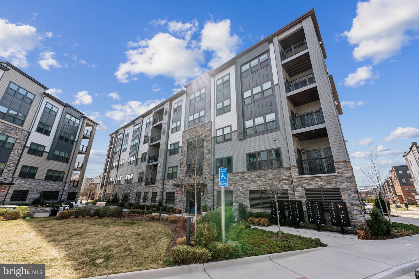 12875 Mosaic Park Way #4-j Property Photo