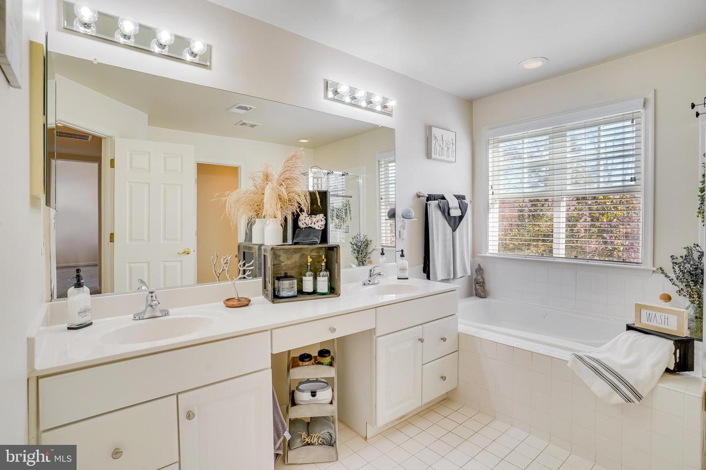 6985 Forepond Ct Property Photo 24