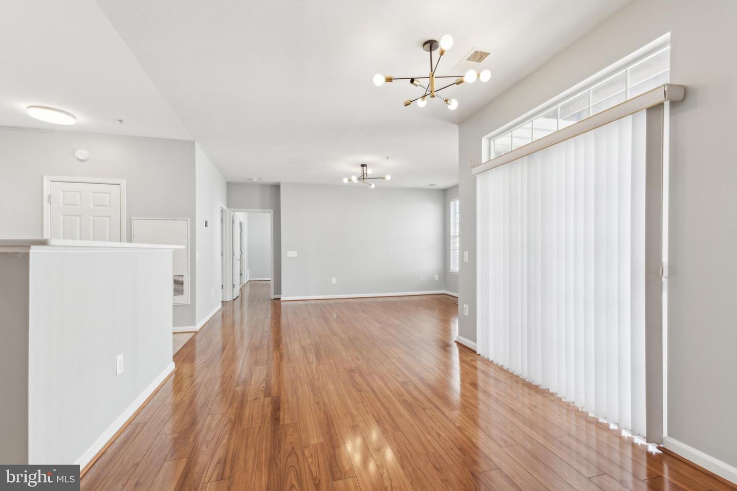 11623 Cavalier Landing Ct #305 Property Photo 3