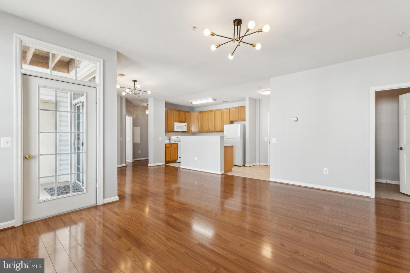 11623 Cavalier Landing Ct #305 Property Photo 4