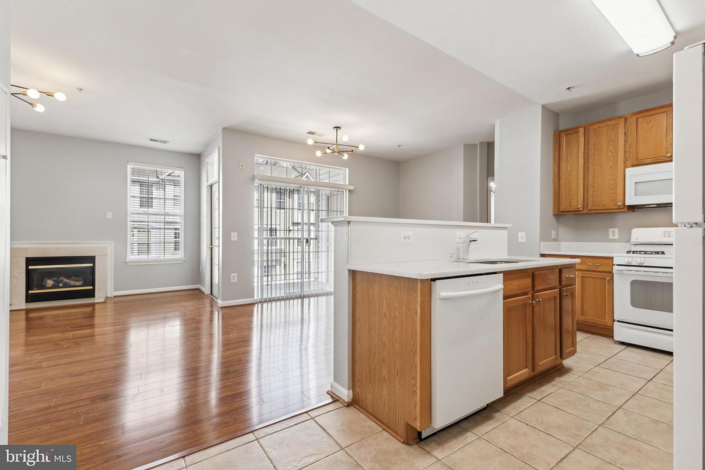 11623 Cavalier Landing Ct #305 Property Photo 5