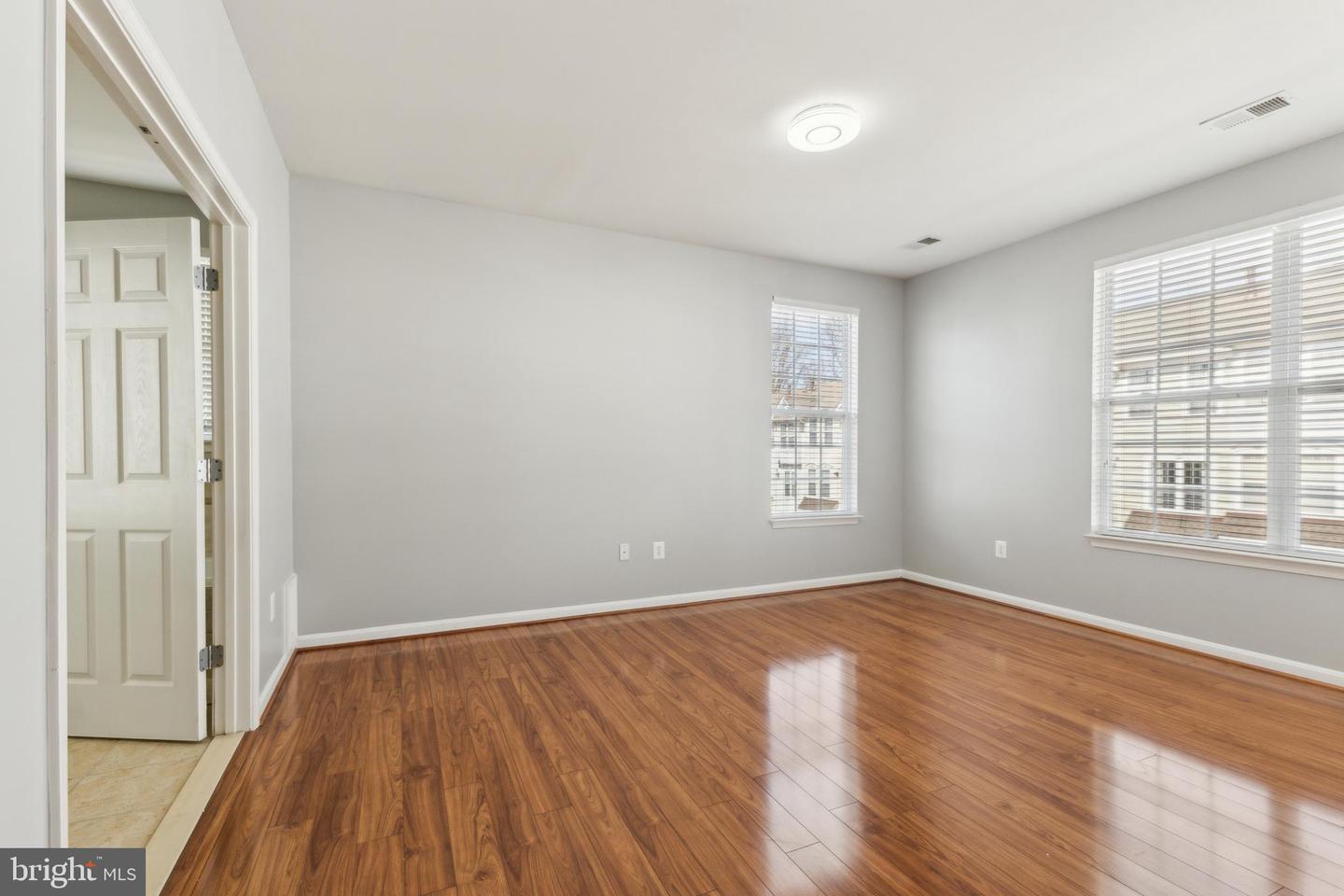 11623 Cavalier Landing Ct #305 Property Photo 6