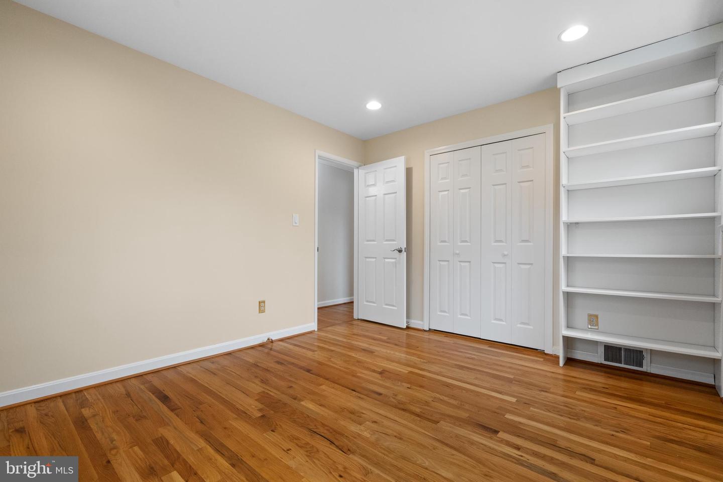 6119 Greeley Blvd Property Photo 16