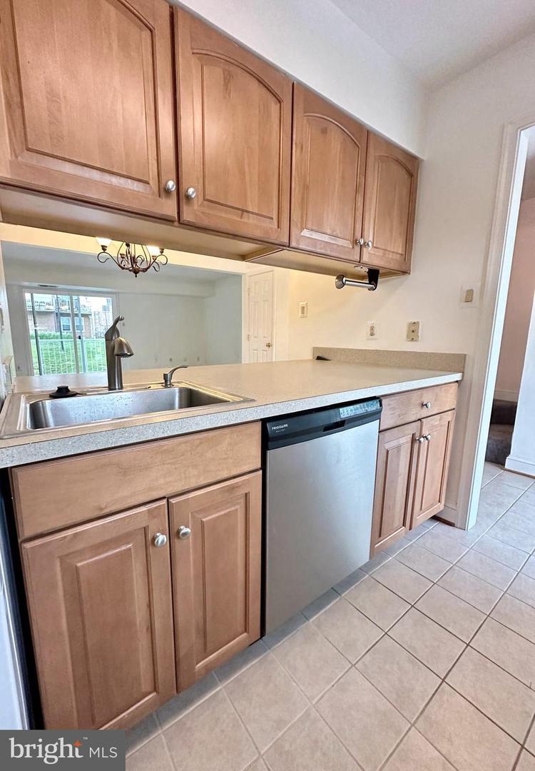14434 Cool Oak Ln Property Photo 3