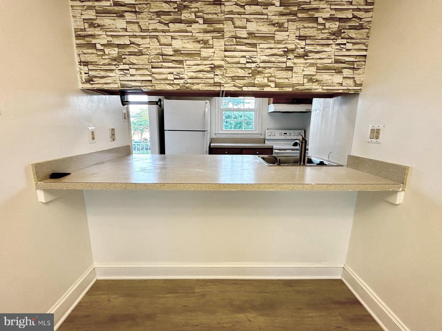 14434 Cool Oak Ln Property Photo 6