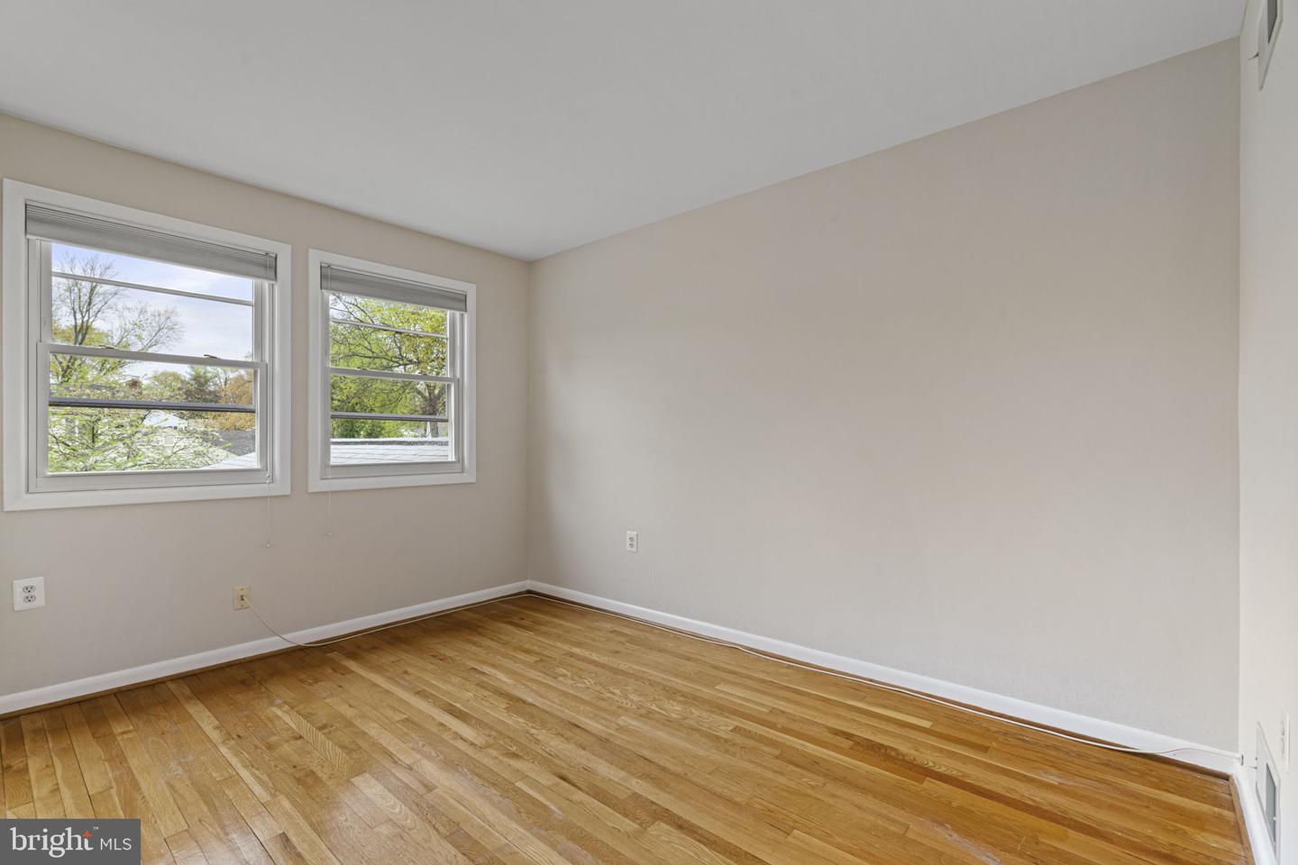 14906 Cranoke St Property Photo 27