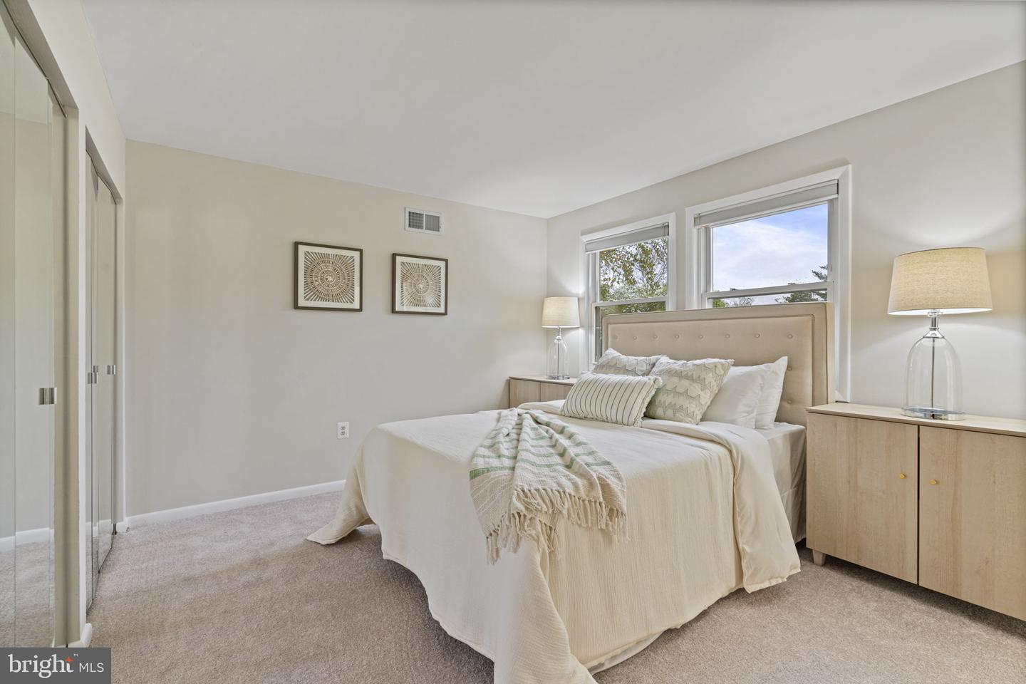 14906 Cranoke St Property Photo 33