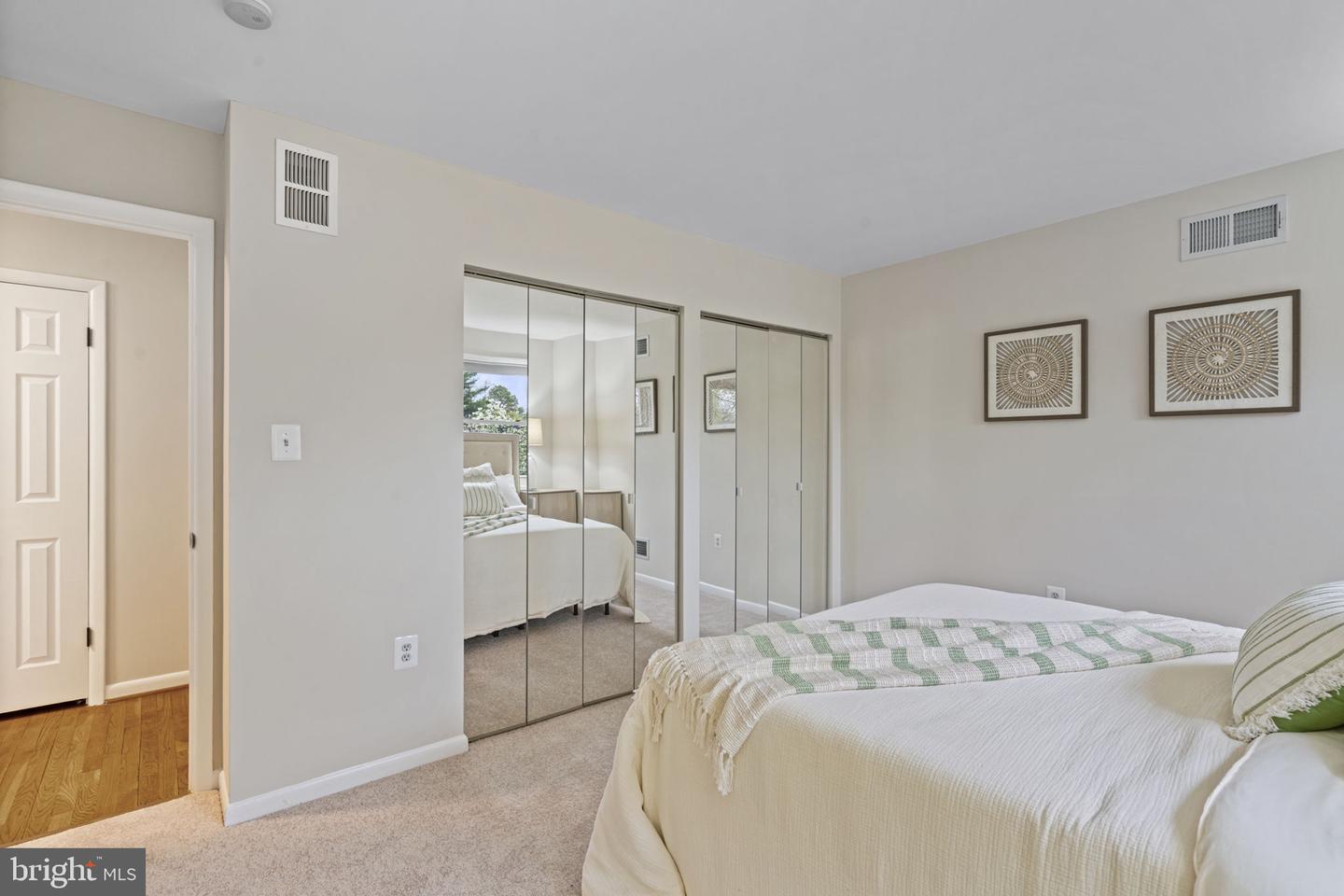 14906 Cranoke St Property Photo 35