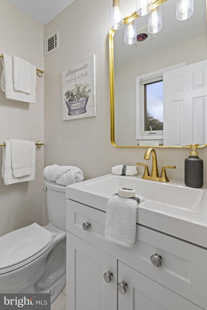 14906 Cranoke St Property Photo 36