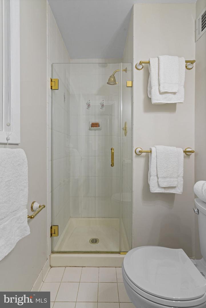14906 Cranoke St Property Photo 37