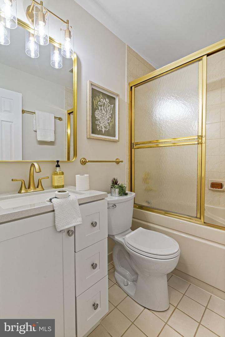 14906 Cranoke St Property Photo 38
