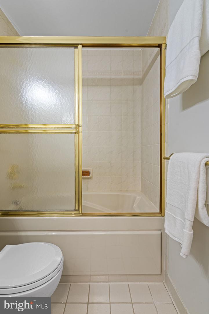 14906 Cranoke St Property Photo 39