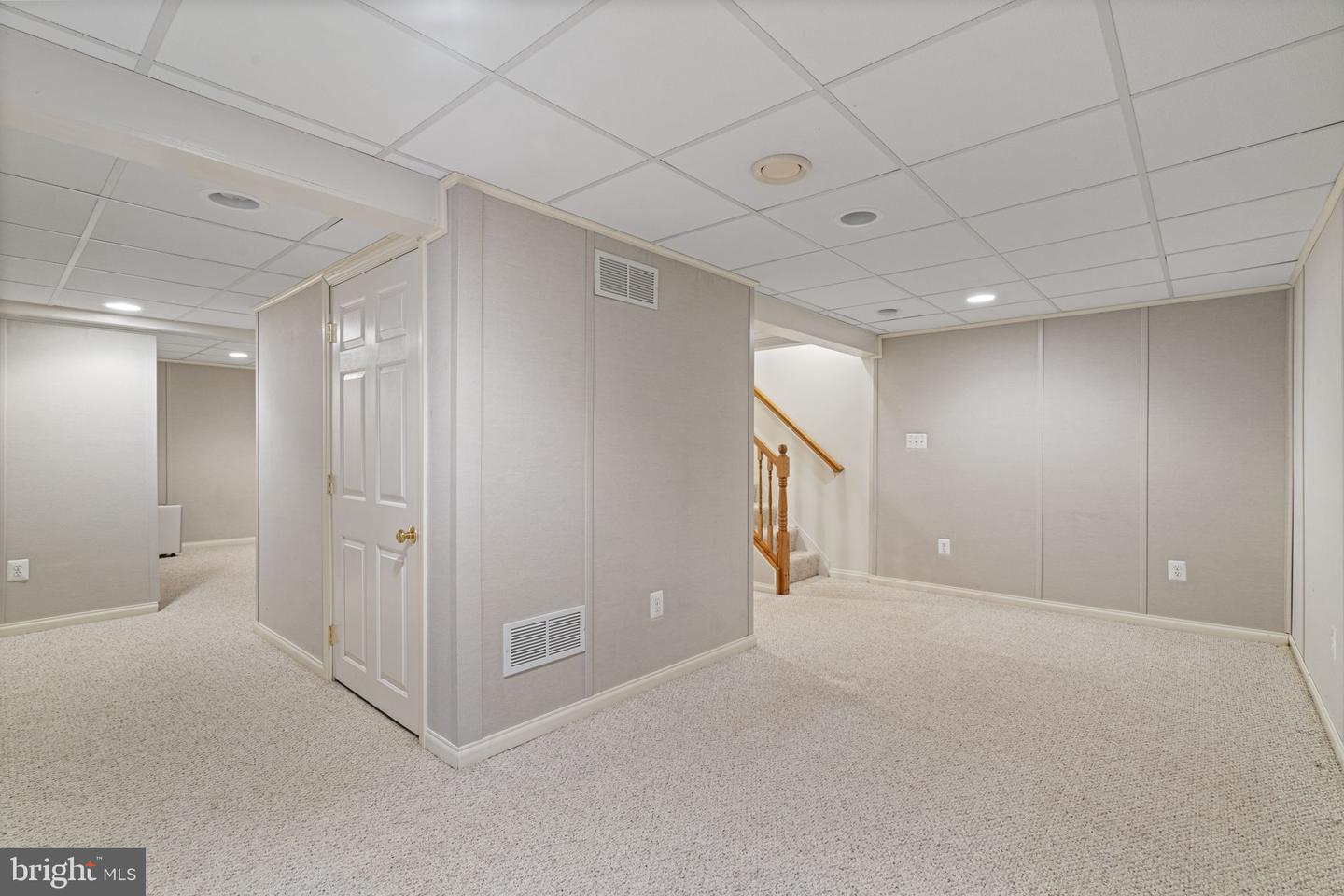 14906 Cranoke St Property Photo 43