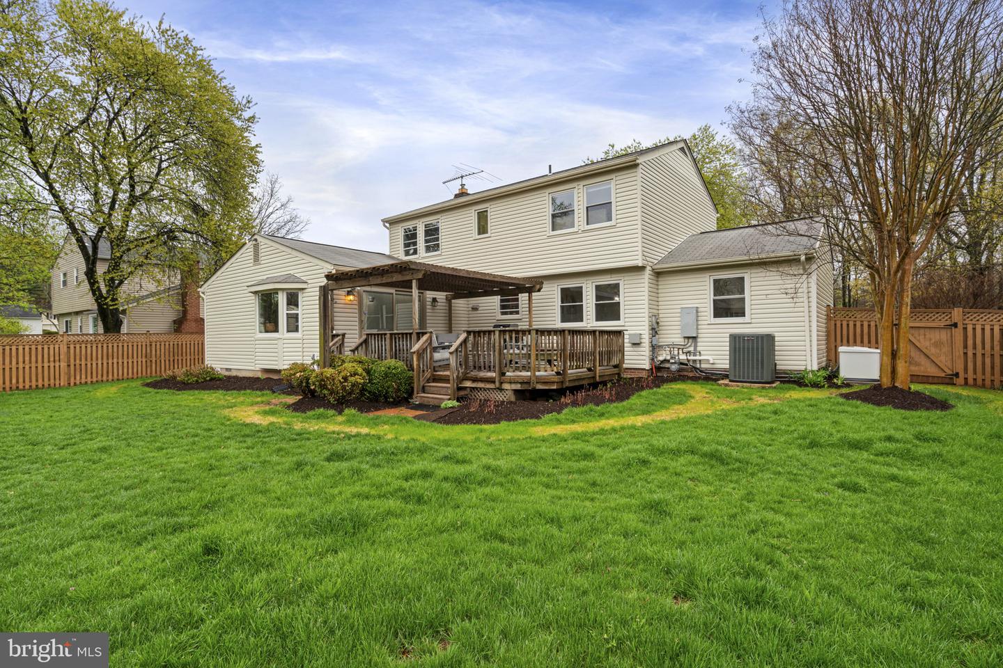 14906 Cranoke St Property Photo 49