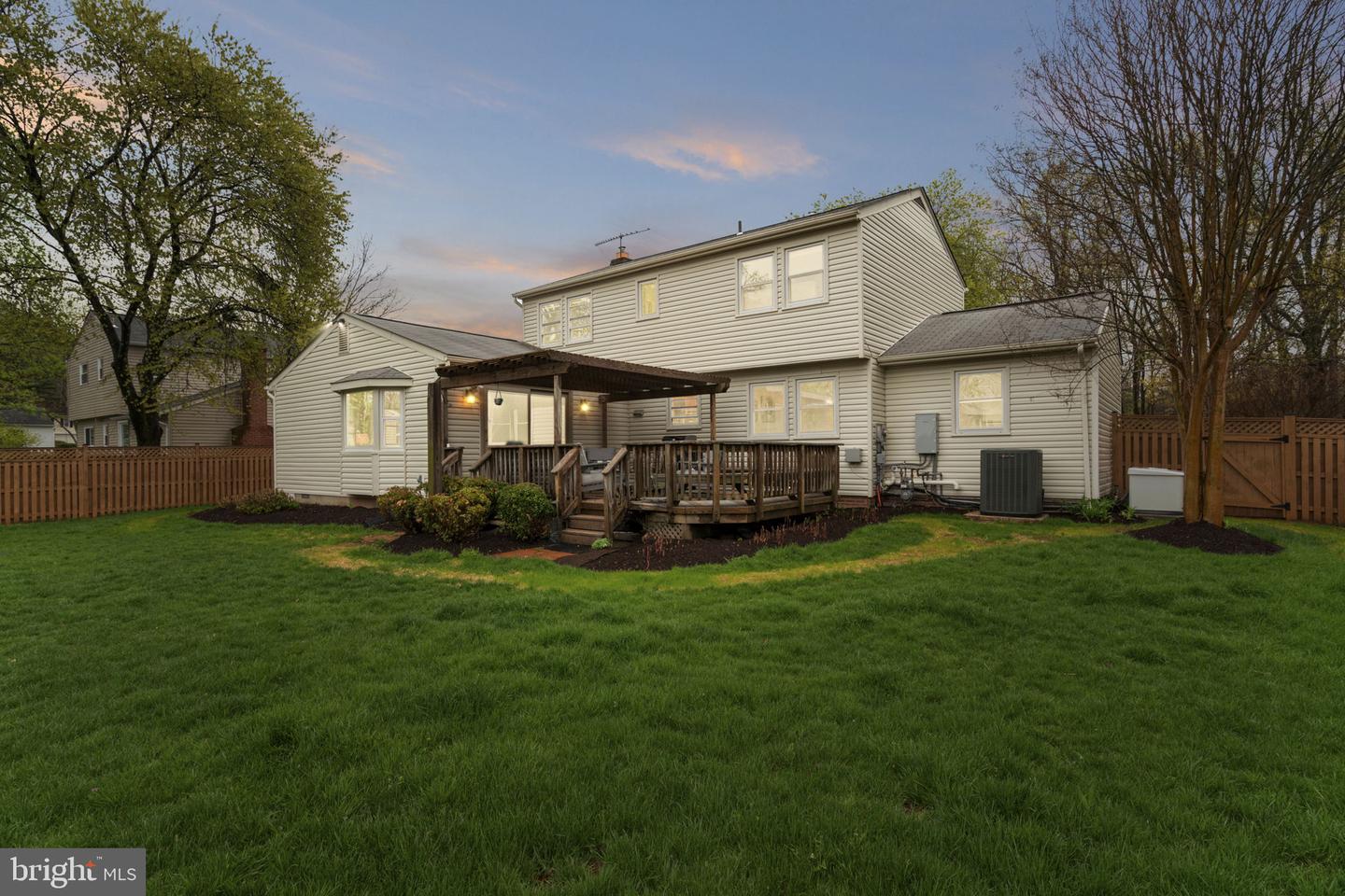 14906 Cranoke St Property Photo 50