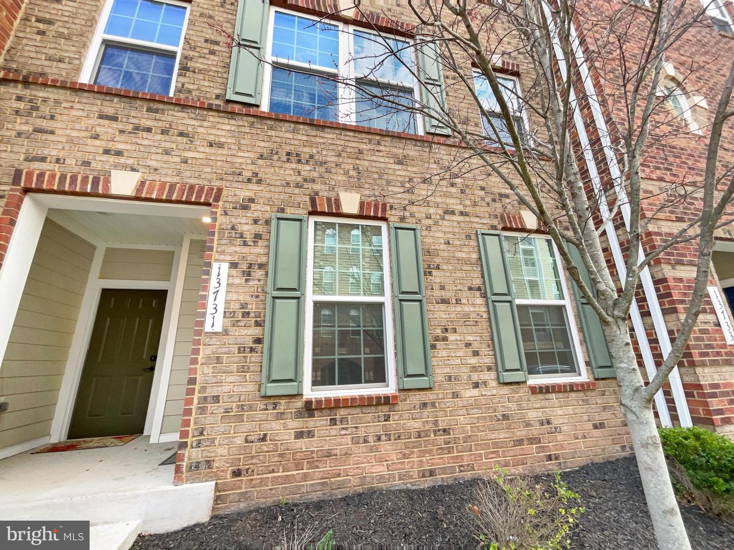 20171 Real Estate Listings Main Image