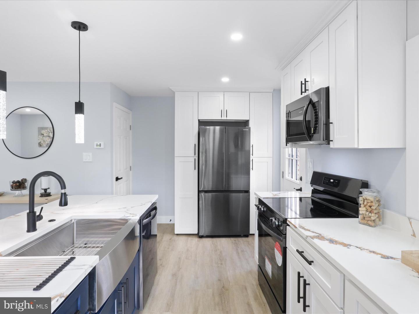 2126 Huntington Ave Property Photo 7