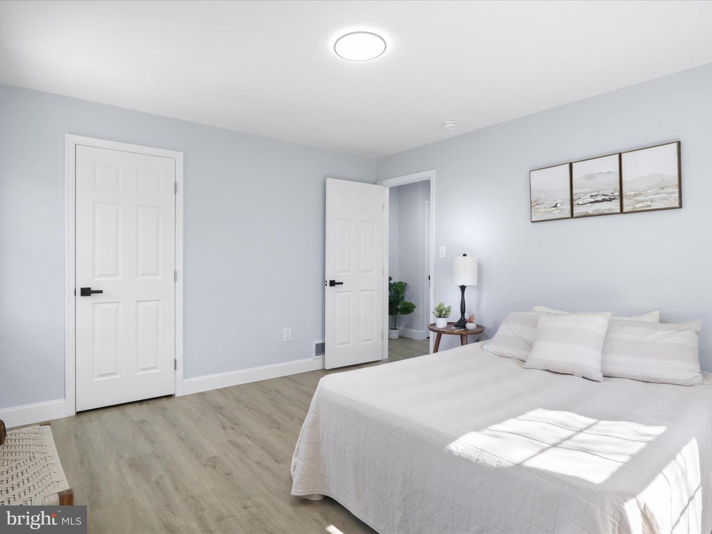 2126 Huntington Ave Property Photo 9