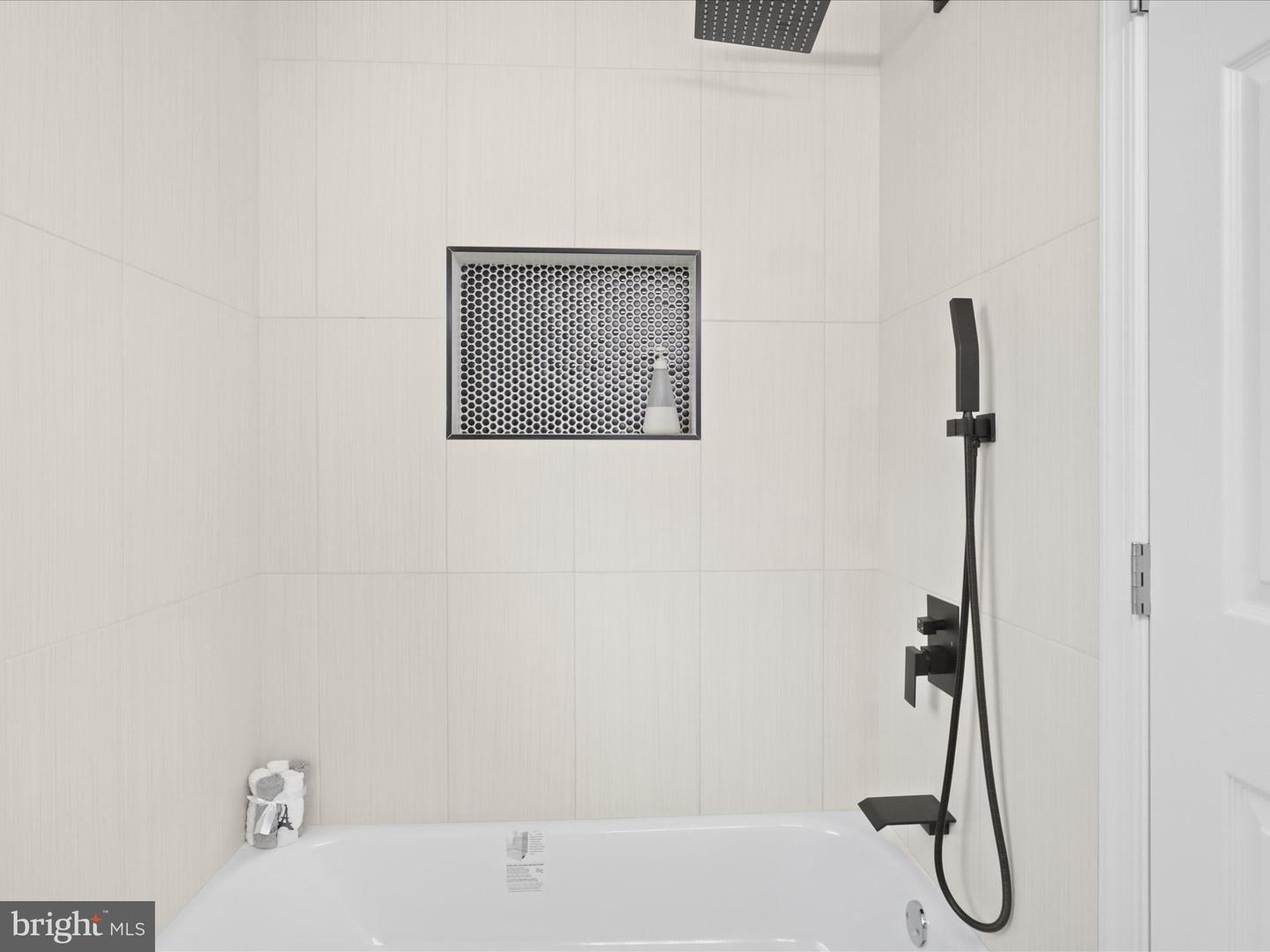 2126 Huntington Ave Property Photo 14