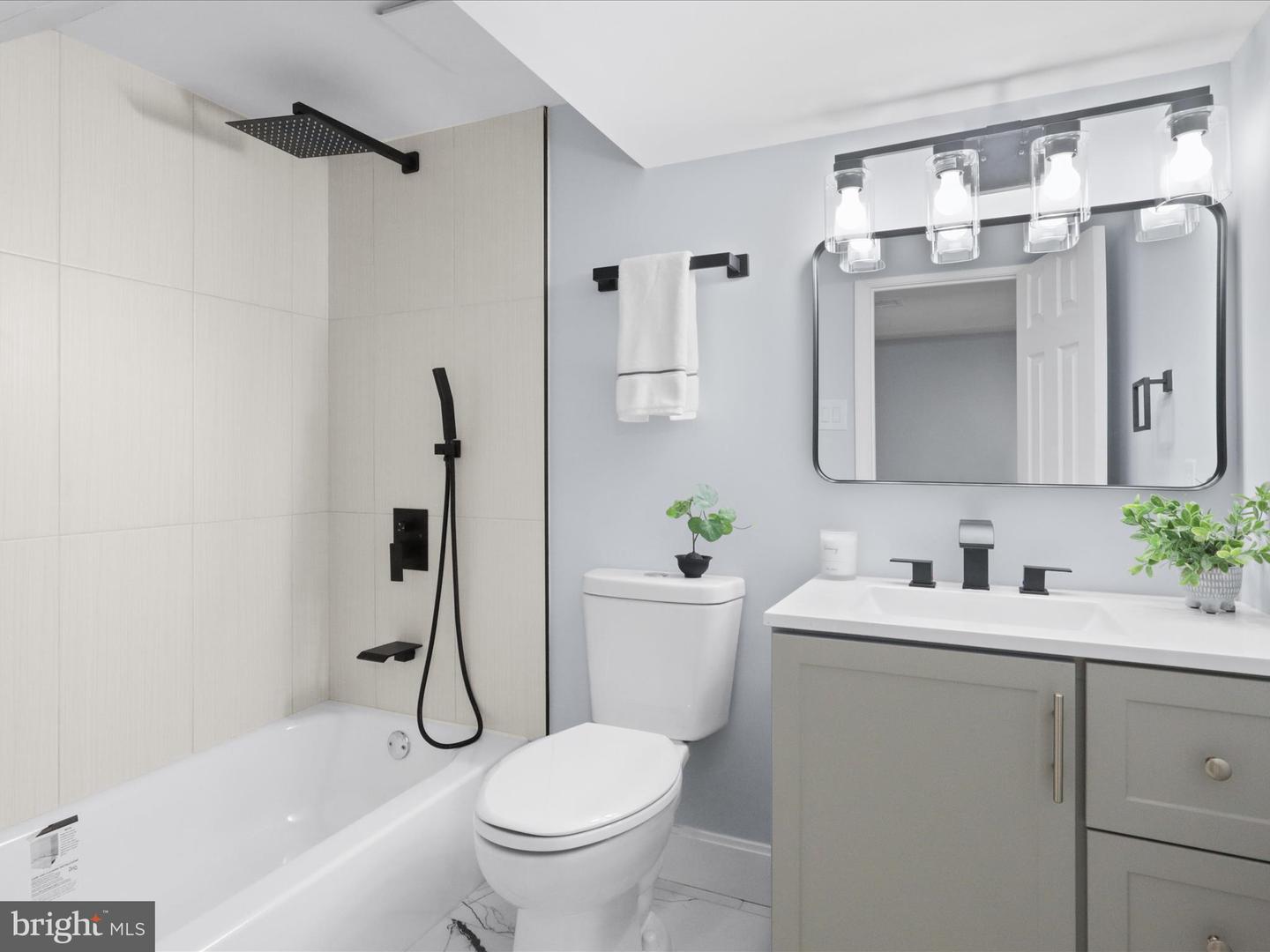 2126 Huntington Ave Property Photo 20