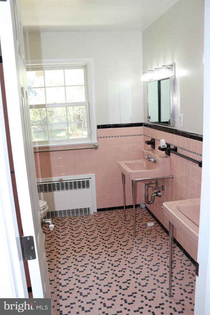 2831 Cedar Ln Property Photo 7