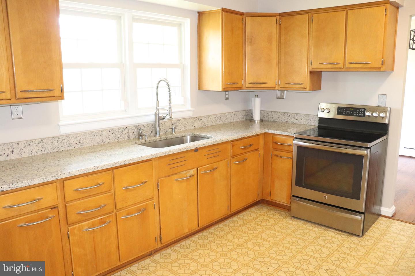 2831 Cedar Ln Property Photo 9
