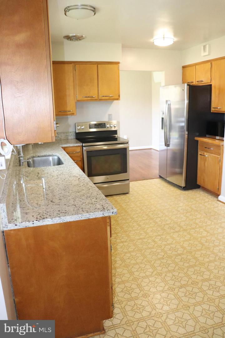 2831 Cedar Ln Property Photo 10