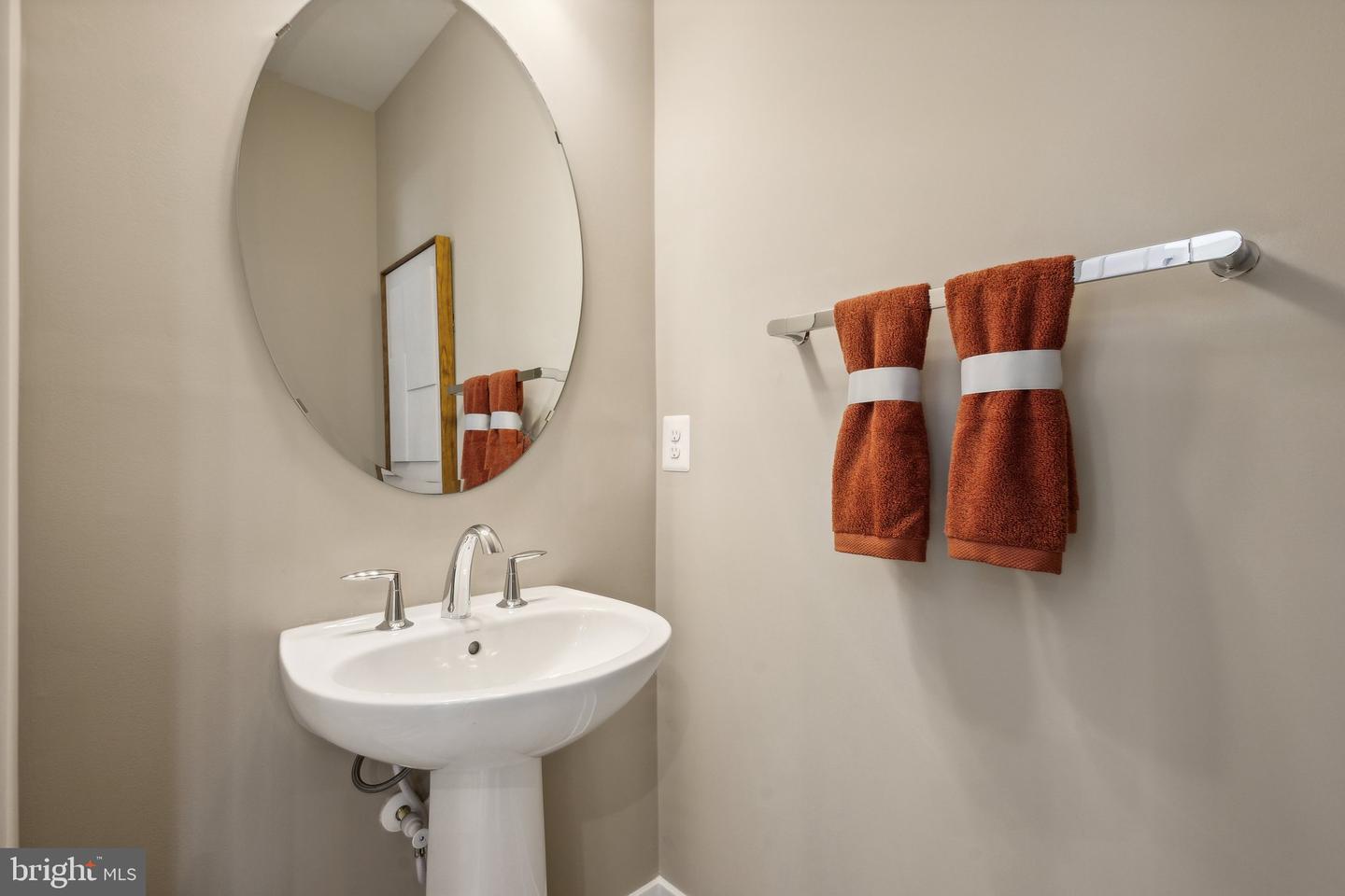 2126 Acadia Rd Property Photo 6