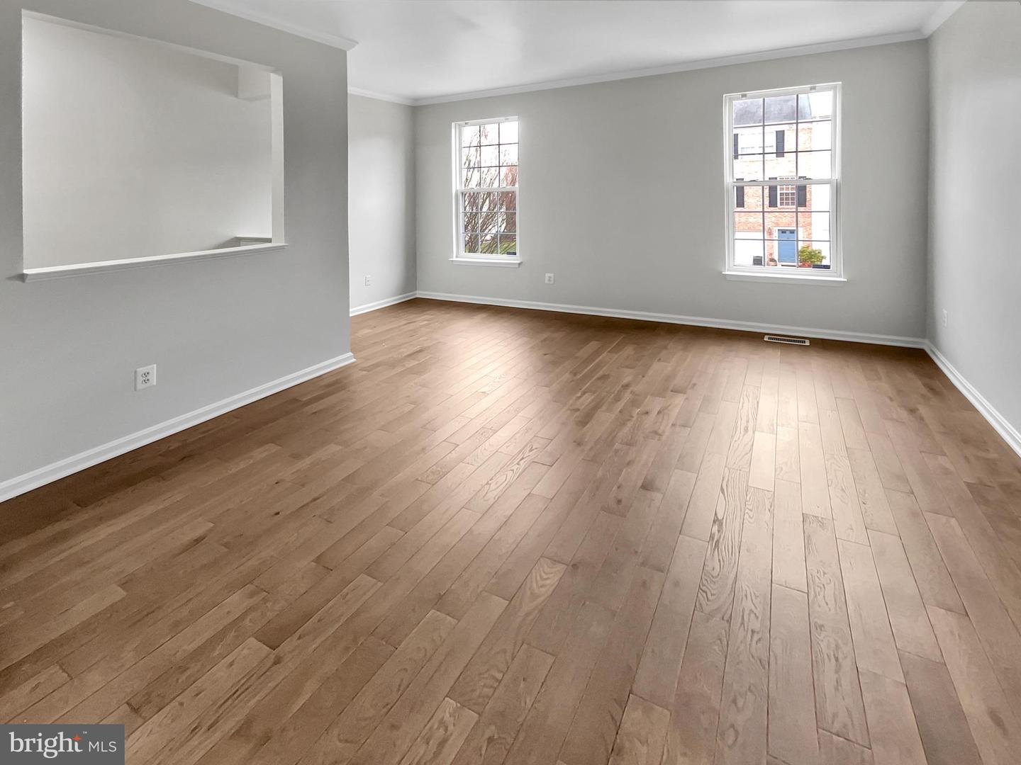 8517 Towne Manor Ct Property Photo 3