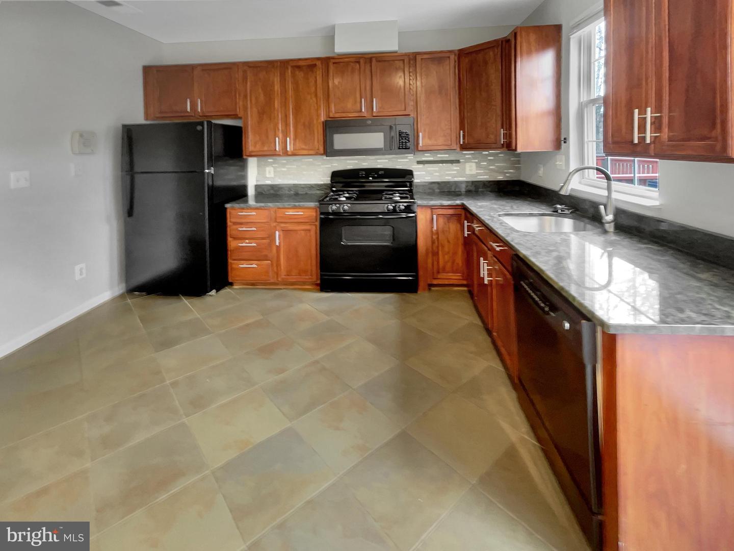 8517 Towne Manor Ct Property Photo 6