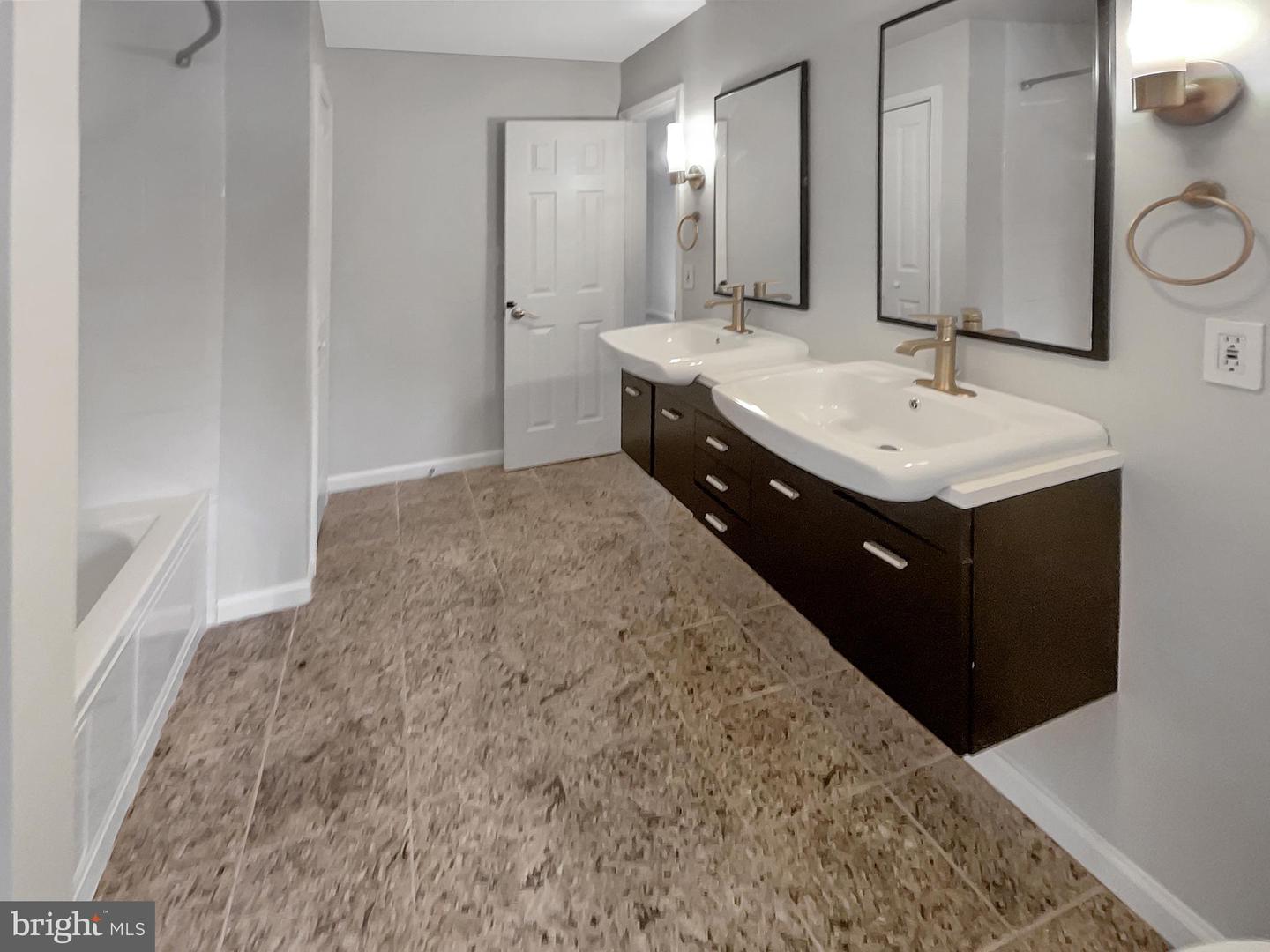 8517 Towne Manor Ct Property Photo 7