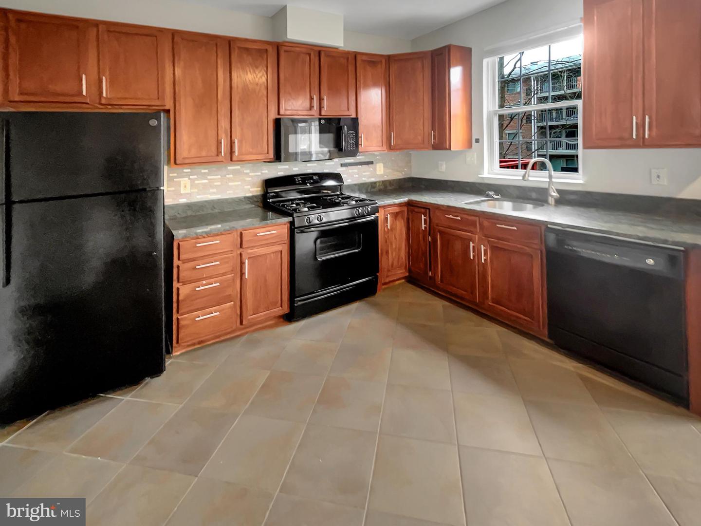 8517 Towne Manor Ct Property Photo 12