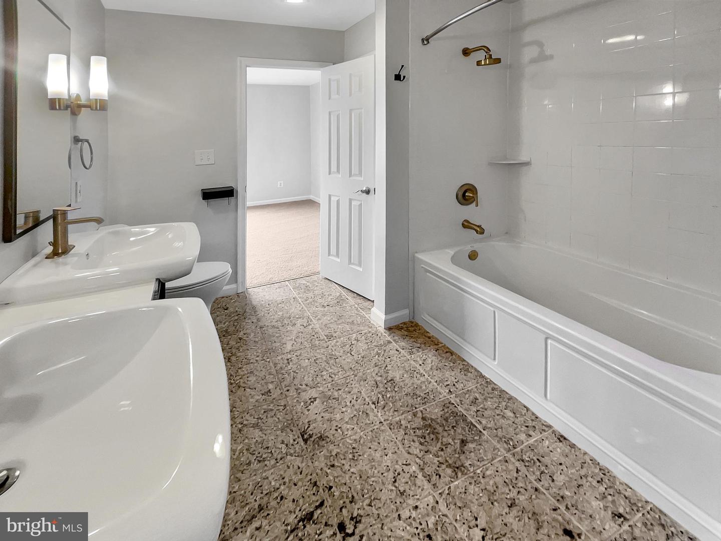 8517 Towne Manor Ct Property Photo 16