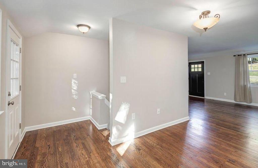 2722 Woodley Pl Property Photo 9