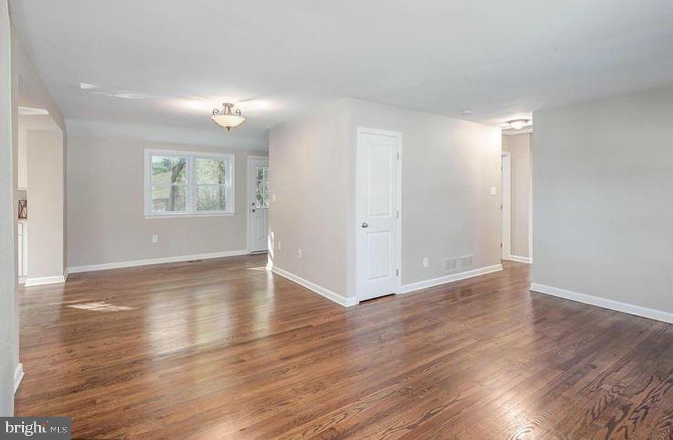2722 Woodley Pl Property Photo 11