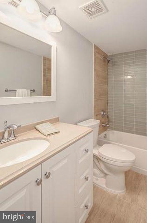 2722 Woodley Pl Property Photo 17