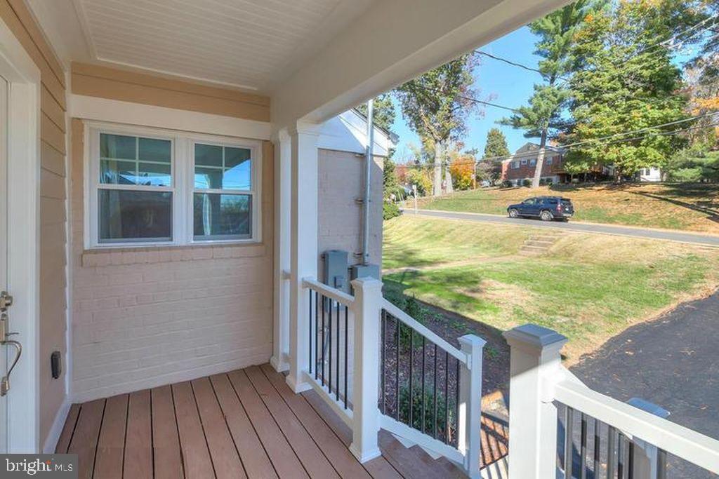 2722 Woodley Pl Property Photo 25