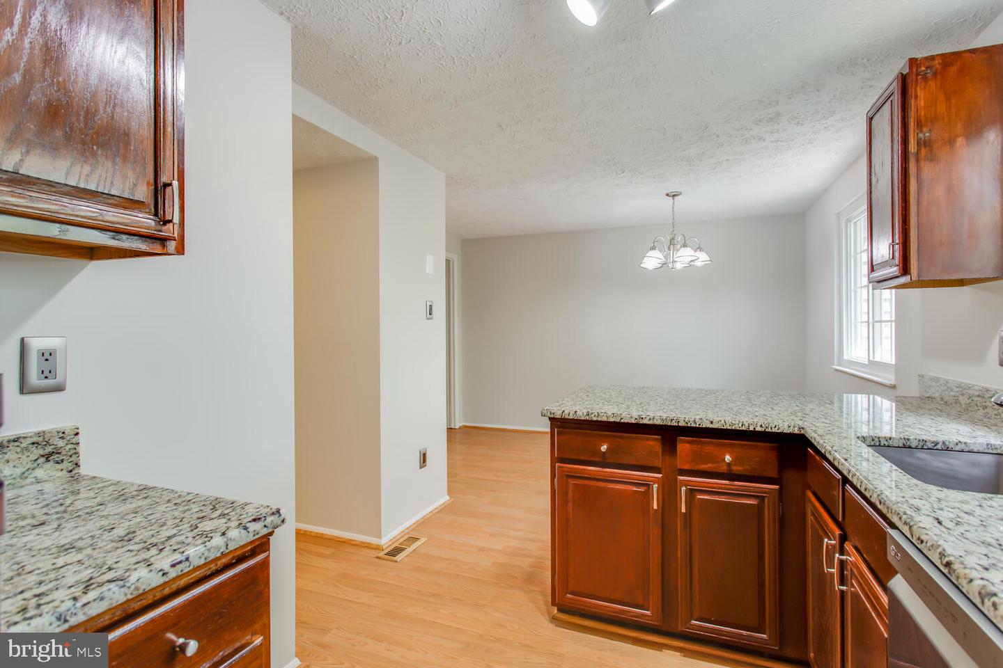 8062 Steeple Chase Ct Property Photo 19