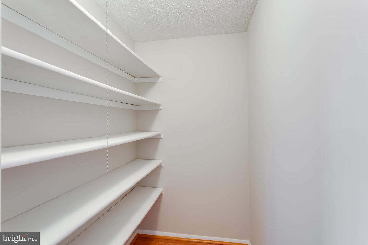 8062 Steeple Chase Ct Property Photo 20