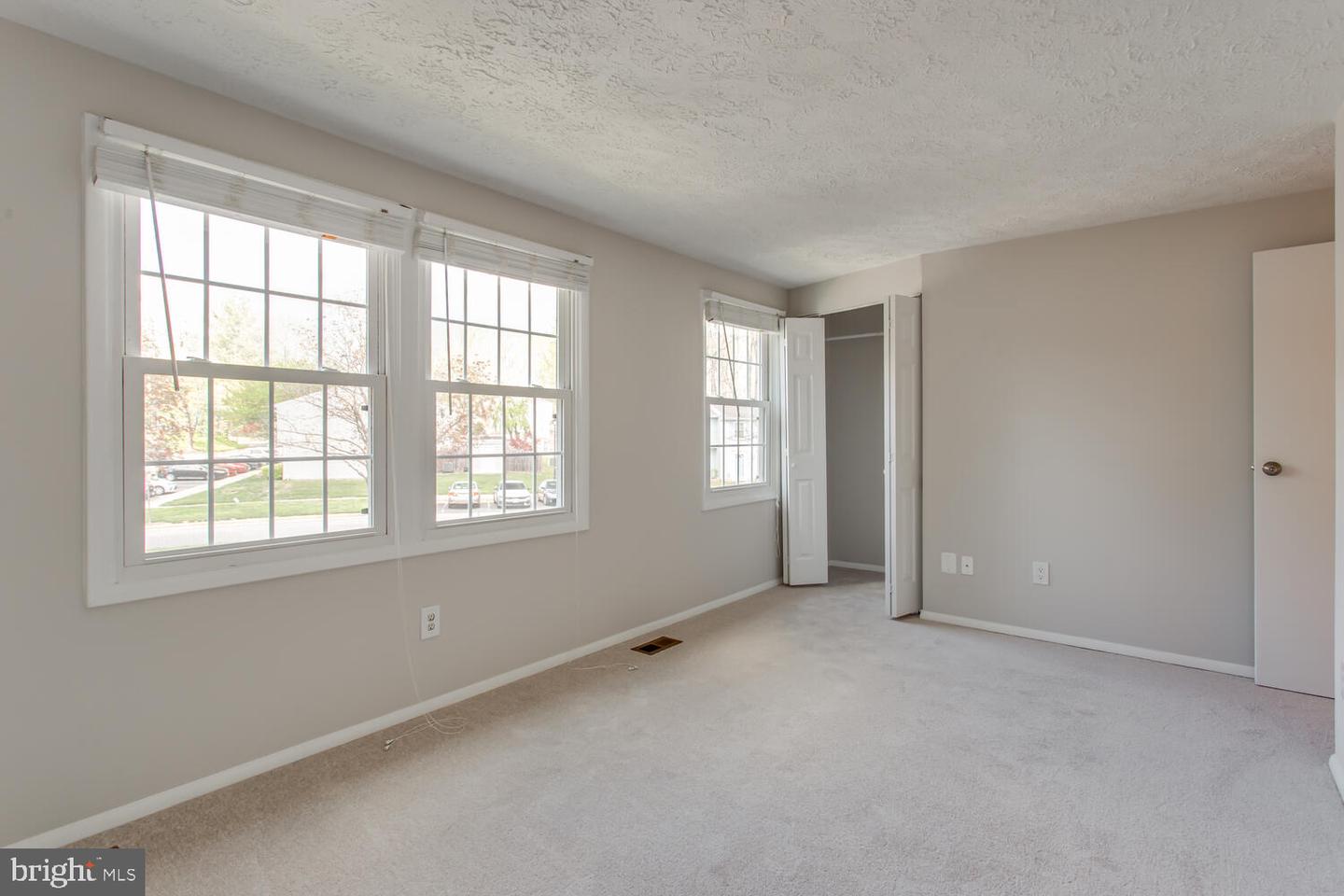 8062 Steeple Chase Ct Property Photo 21