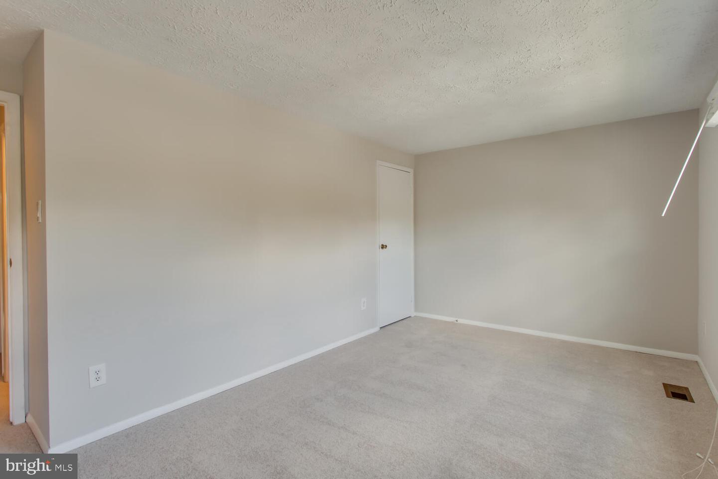 8062 Steeple Chase Ct Property Photo 29