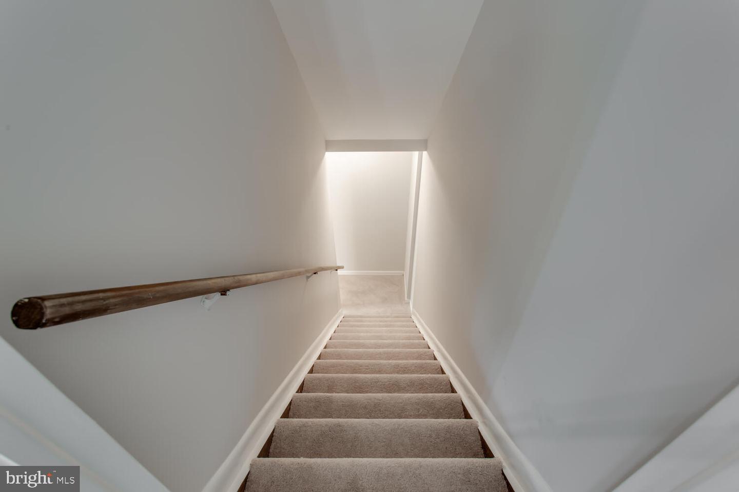 8062 Steeple Chase Ct Property Photo 31