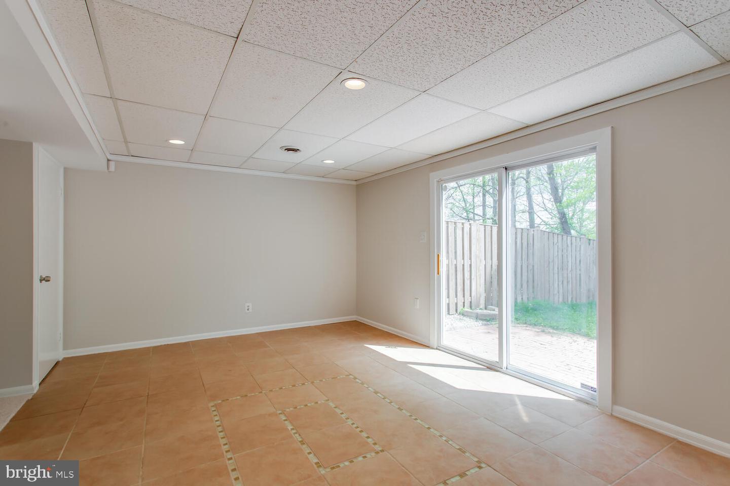 8062 Steeple Chase Ct Property Photo 34