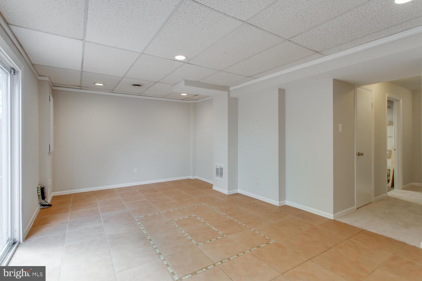 8062 Steeple Chase Ct Property Photo 35