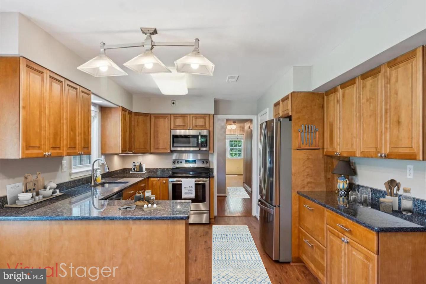 6028 Berwynd Rd Property Photo 4