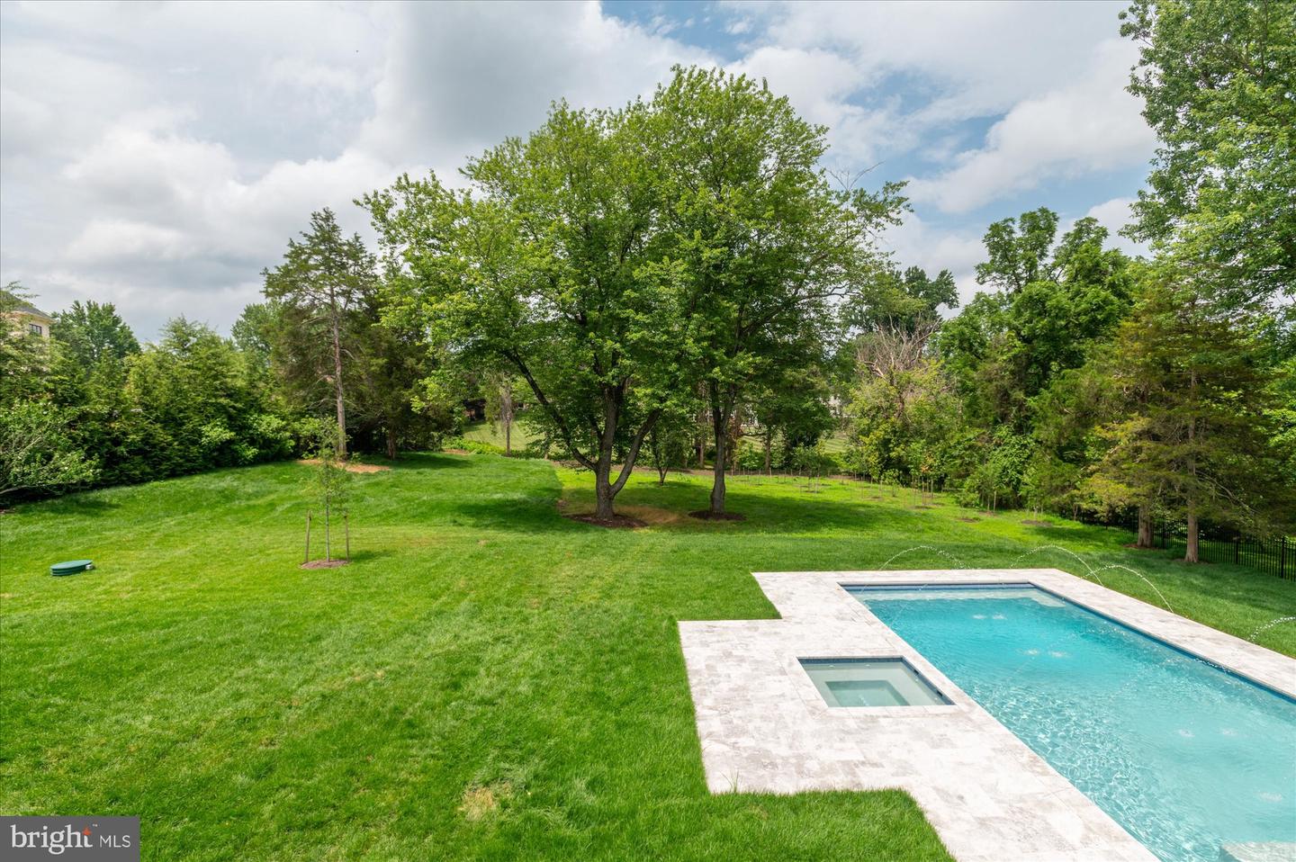 8912 Gallant Green Dr Property Photo 37
