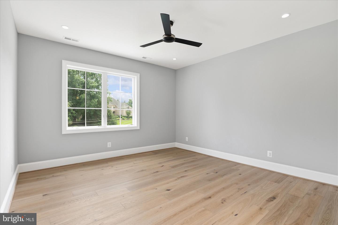 8912 Gallant Green Dr Property Photo 60
