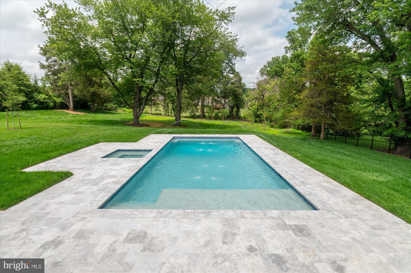 8912 Gallant Green Dr Property Photo 74